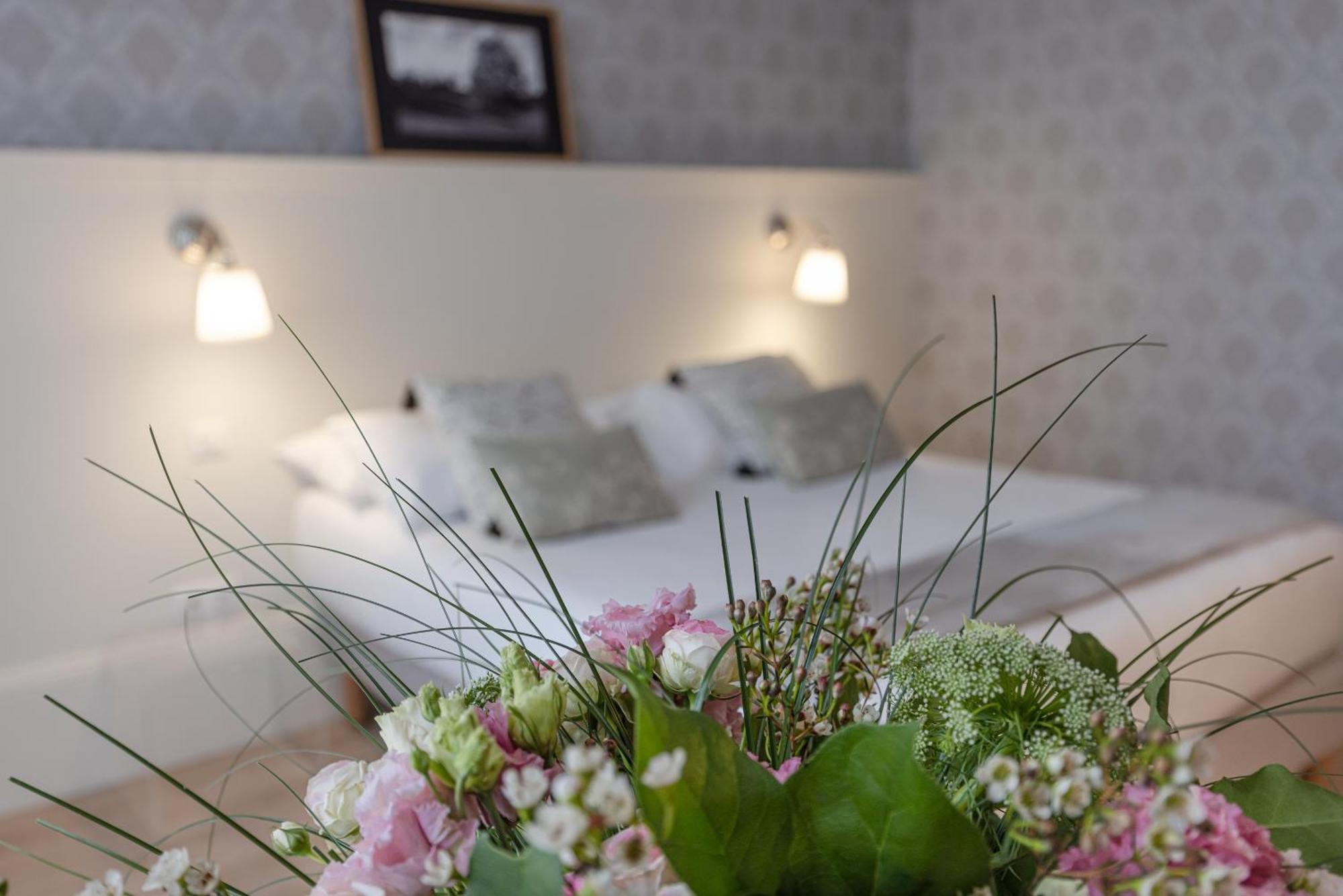 La Maison Blanche - Apparthotels De Charme Chic & Cosy A 350M Du Coeur De Ville De Limoges - Acces Autonome Екстер'єр фото