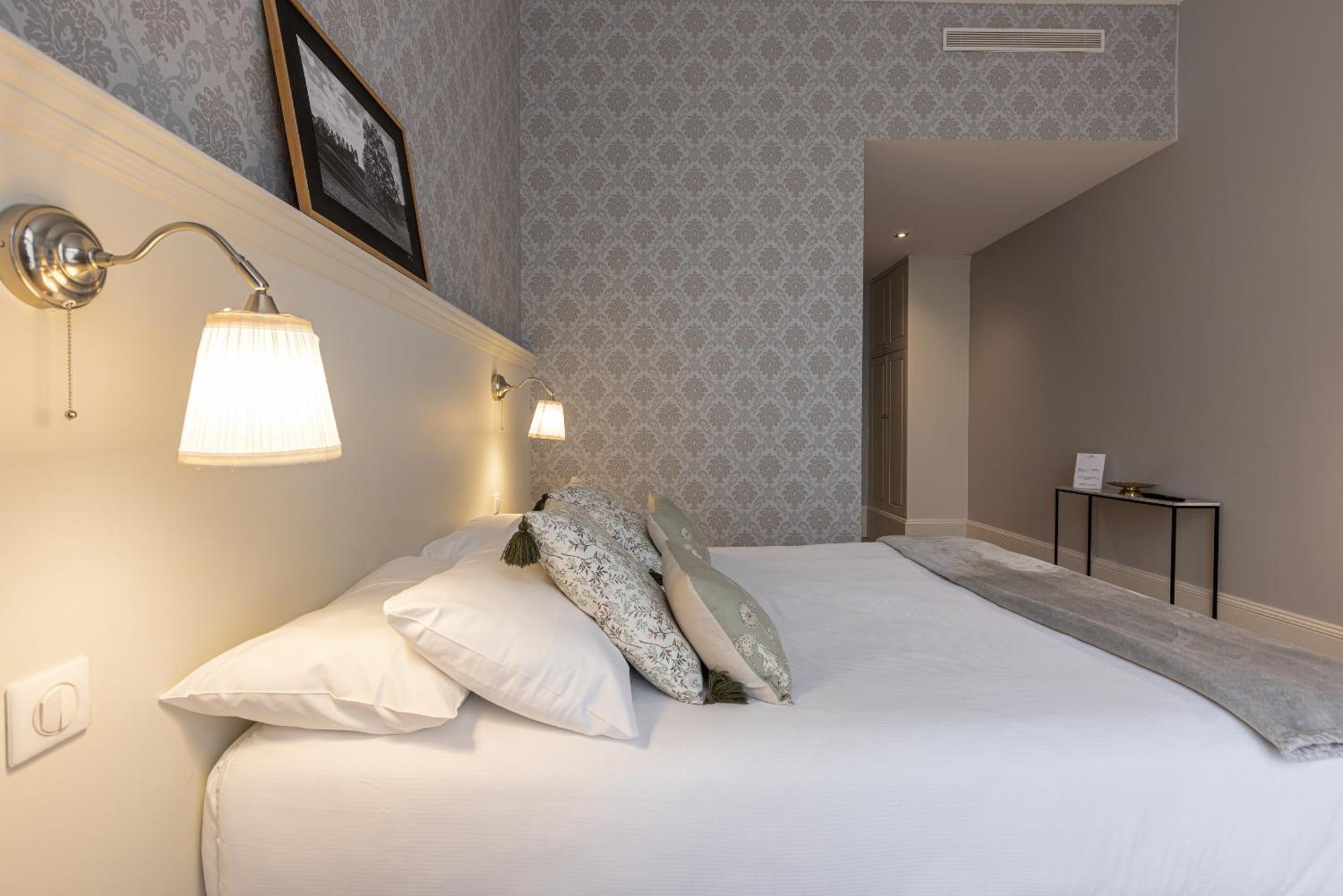 La Maison Blanche - Apparthotels De Charme Chic & Cosy A 350M Du Coeur De Ville De Limoges - Acces Autonome Екстер'єр фото
