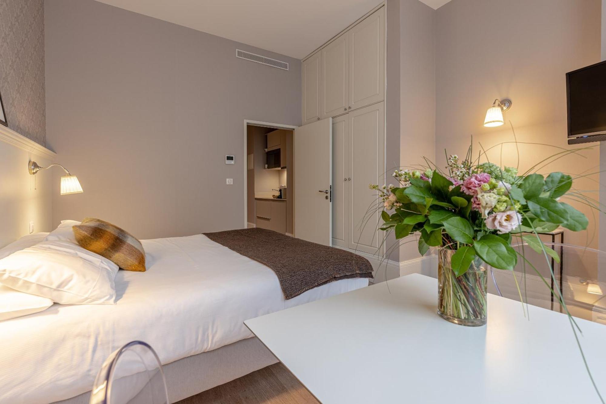 La Maison Blanche - Apparthotels De Charme Chic & Cosy A 350M Du Coeur De Ville De Limoges - Acces Autonome Номер фото