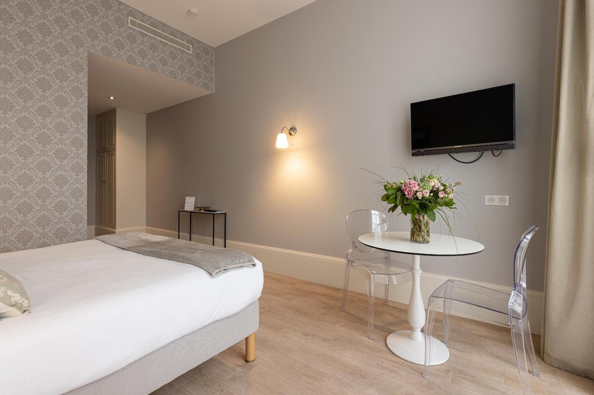 La Maison Blanche - Apparthotels De Charme Chic & Cosy A 350M Du Coeur De Ville De Limoges - Acces Autonome Номер фото