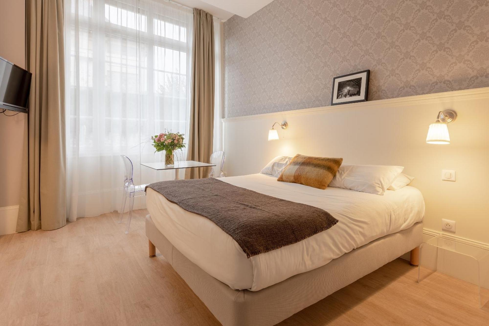 La Maison Blanche - Apparthotels De Charme Chic & Cosy A 350M Du Coeur De Ville De Limoges - Acces Autonome Номер фото